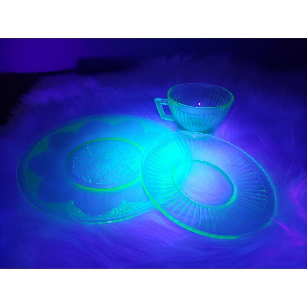 LOT 3 Vintage Green Uranium‎ Glass Saucer Plate Teacup Blacklight ribbed cameo